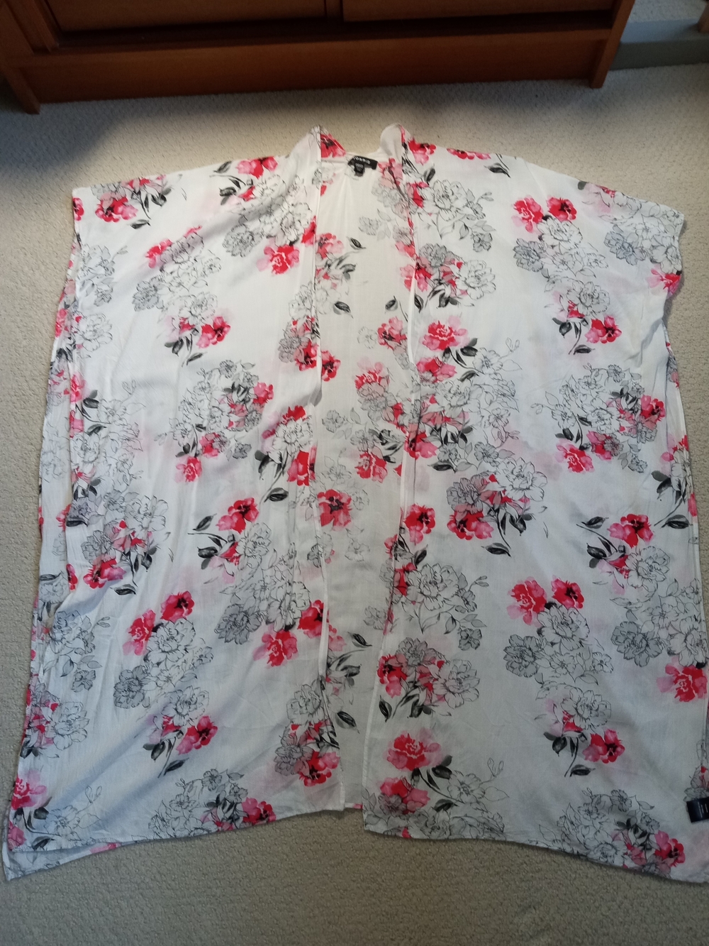 torrid White Kimono with Pink & Red Floral Accents
